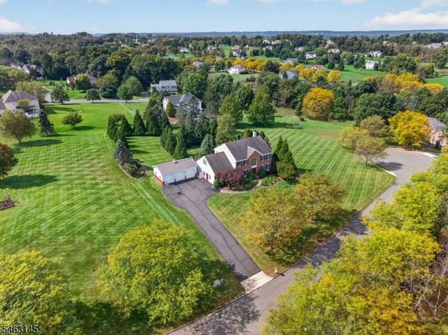 7 Stark Ct, Raritan Twp., NJ 08551