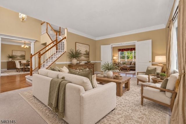 7 Stark Ct, Raritan Twp., NJ 08551