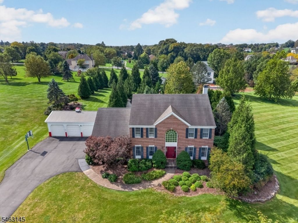 7 Stark Ct, Raritan Twp., NJ 08551