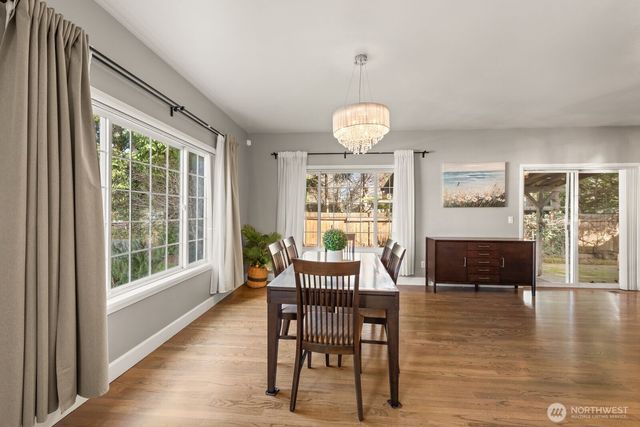 4218 NE 9th Cir, Renton, WA 98059