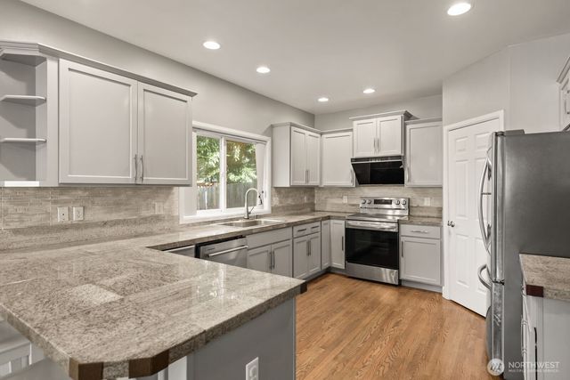 4218 NE 9th Cir, Renton, WA 98059