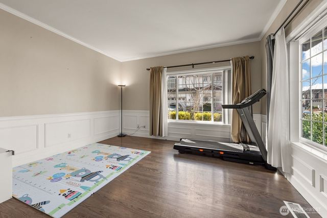 4218 NE 9th Cir, Renton, WA 98059