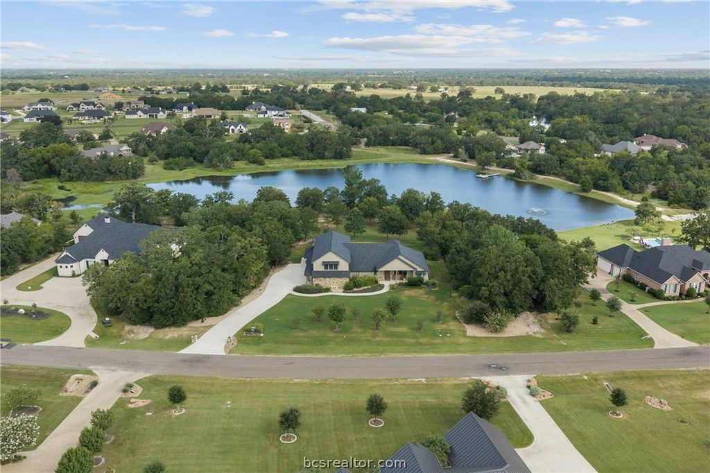 10821 Lonesome Dove Trail, Bryan, TX 77808 — exterior
