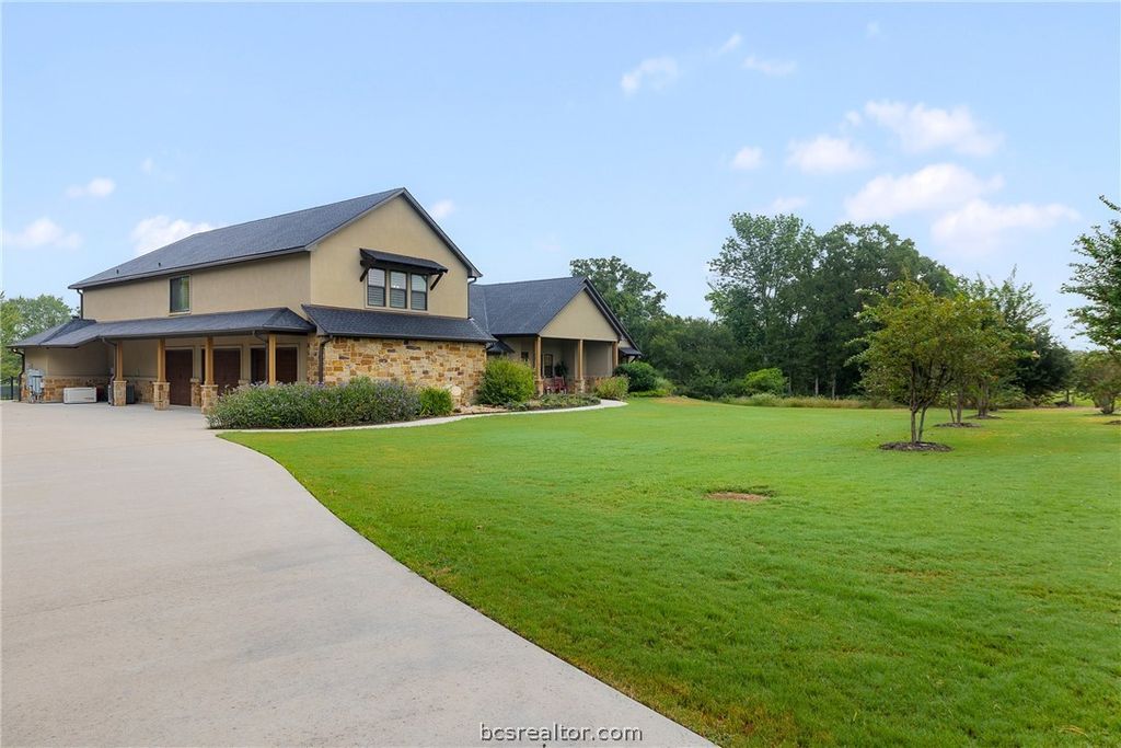 10821 Lonesome Dove Trail, Bryan, TX 77808 — photo 2