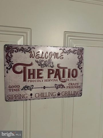 2 LOCUST LN, Womelsdorf, PA 19567