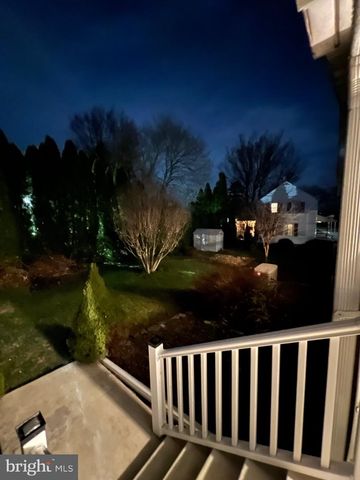 2 LOCUST LN, Womelsdorf, PA 19567