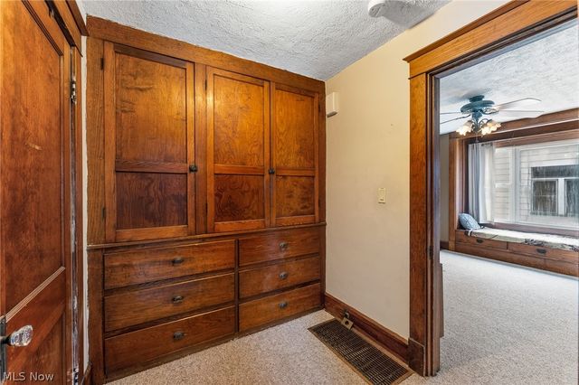 34 N Bon Air Avenue, Youngstown, OH 44509