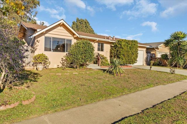 344 Pueblo Drive, Salinas, CA 93906