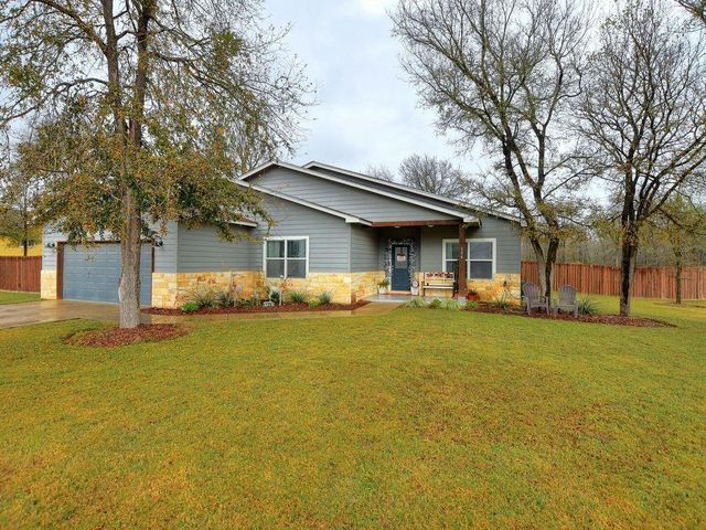 106 Ninole CT, Bastrop, TX 78602