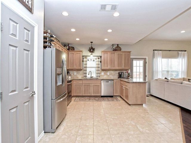 106 Ninole CT, Bastrop, TX 78602