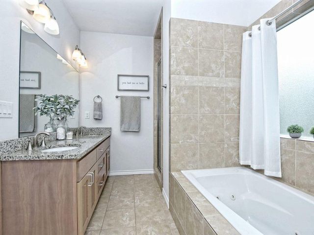 106 Ninole CT, Bastrop, TX 78602