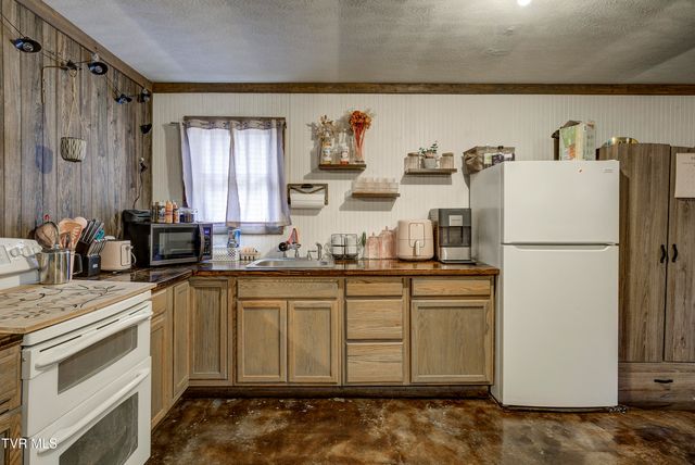 257 Cripple Creek Loop, Watauga, TN 37694