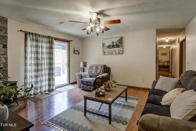 257 Cripple Creek Loop, Watauga, TN 37694