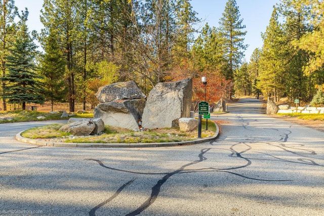 13601 N RIVERBLUFF Ln, Spokane, WA 99208