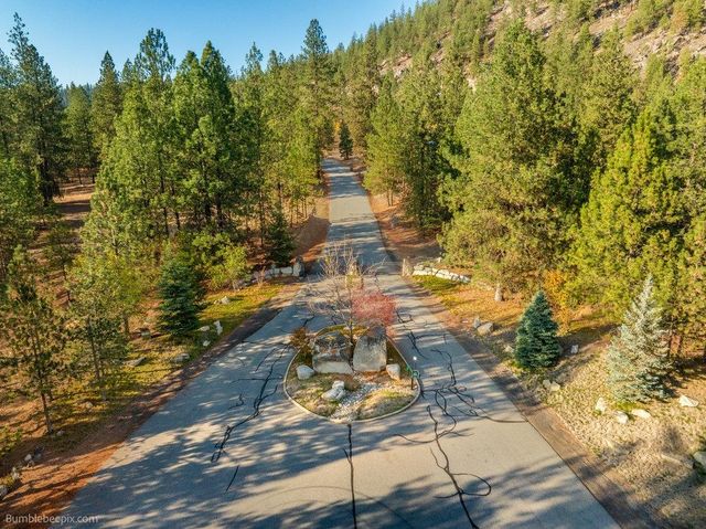 13601 N RIVERBLUFF Ln, Spokane, WA 99208