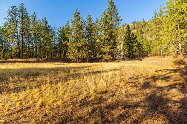 13601 N RIVERBLUFF Ln, Spokane, WA 99208