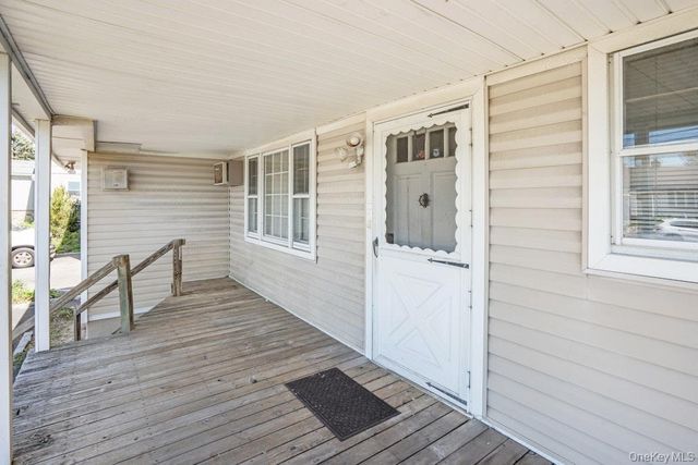 144 W Lake Drive, Lindenhurst, NY 11757