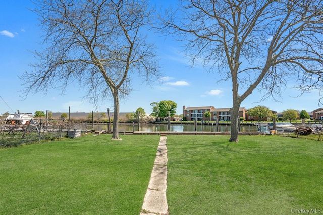 144 W Lake Drive, Lindenhurst, NY 11757