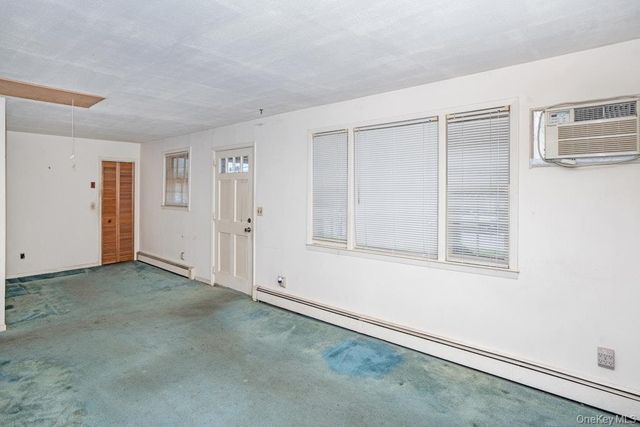 144 W Lake Drive, Lindenhurst, NY 11757
