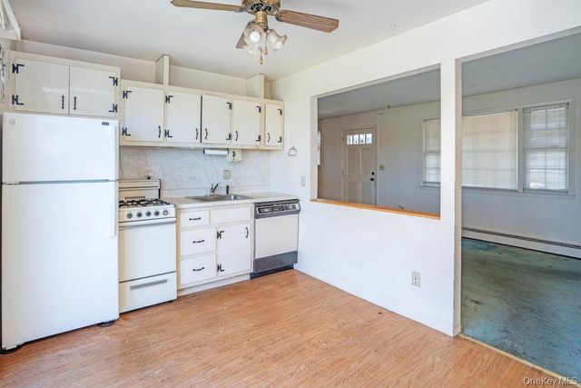 144 W Lake Drive, Lindenhurst, NY 11757