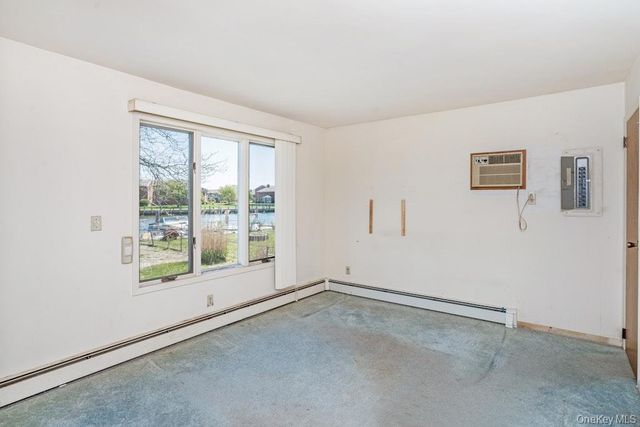 144 W Lake Drive, Lindenhurst, NY 11757