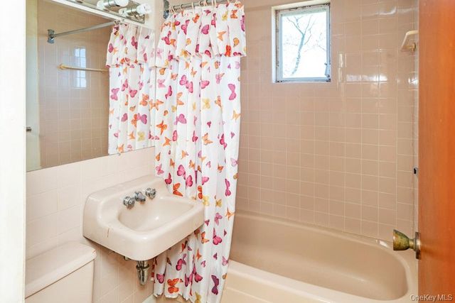 144 W Lake Drive, Lindenhurst, NY 11757