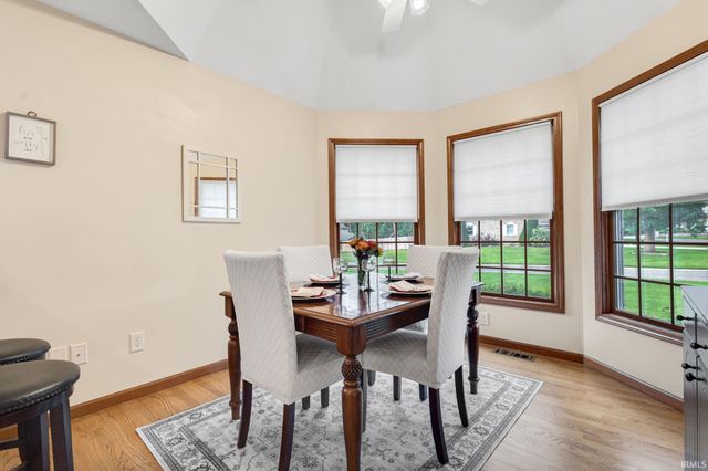 25612 Shorewood Court, South Bend, IN 46619