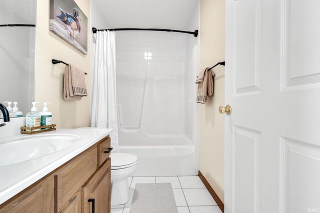 25612 Shorewood Court, South Bend, IN 46619