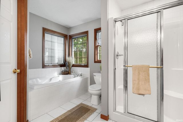 25612 Shorewood Court, South Bend, IN 46619