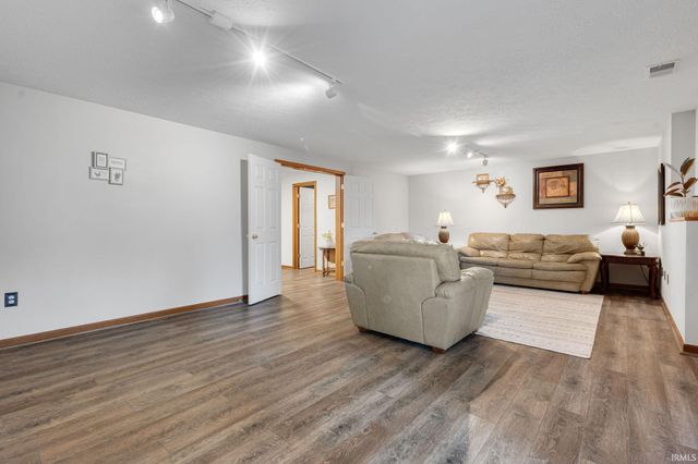 25612 Shorewood Court, South Bend, IN 46619
