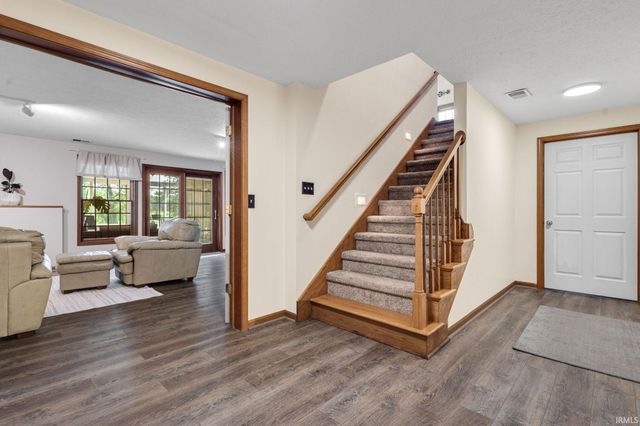 25612 Shorewood Court, South Bend, IN 46619