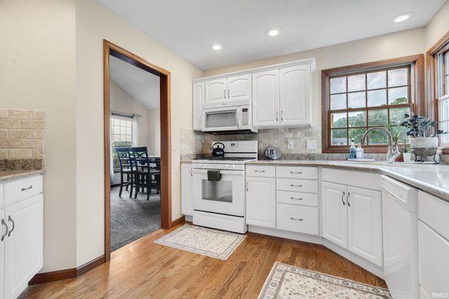 25612 Shorewood Court, South Bend, IN 46619
