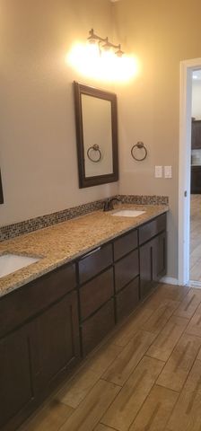 2621 Firewheel Avenue SW, Los Lunas, NM 87031