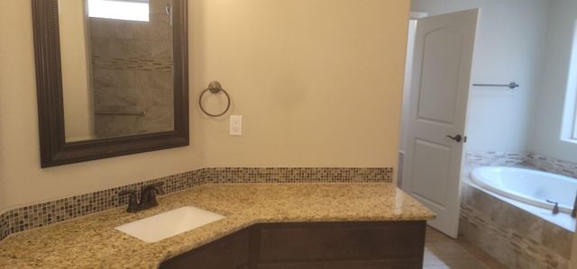 2621 Firewheel Avenue SW, Los Lunas, NM 87031