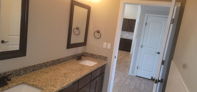 2621 Firewheel Avenue SW, Los Lunas, NM 87031