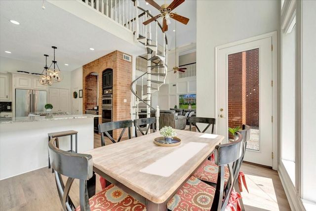 310 Oakview Circle, El Lago, TX 77586