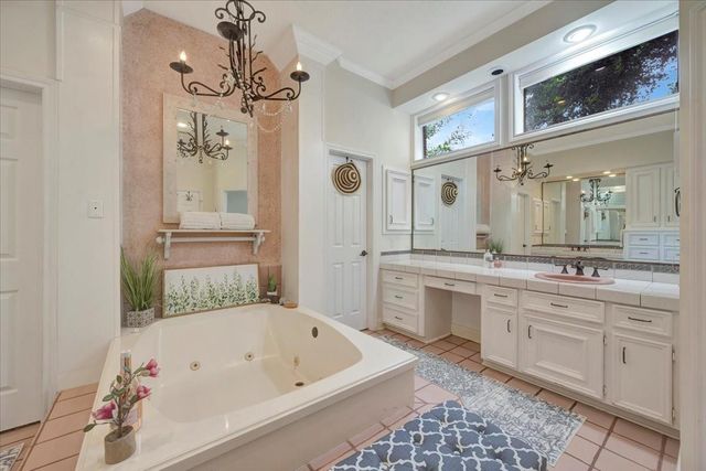 310 Oakview Circle, El Lago, TX 77586