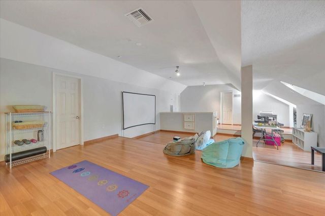 310 Oakview Circle, El Lago, TX 77586