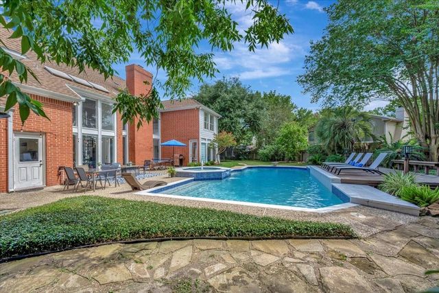 310 Oakview Circle, El Lago, TX 77586