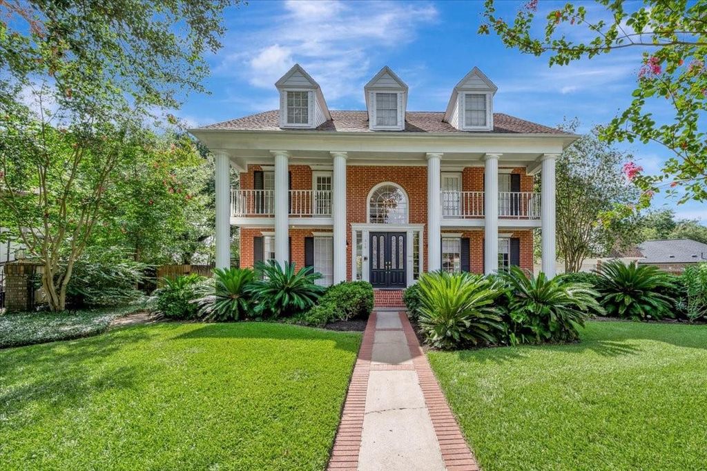 310 Oakview Circle, El Lago, TX 77586