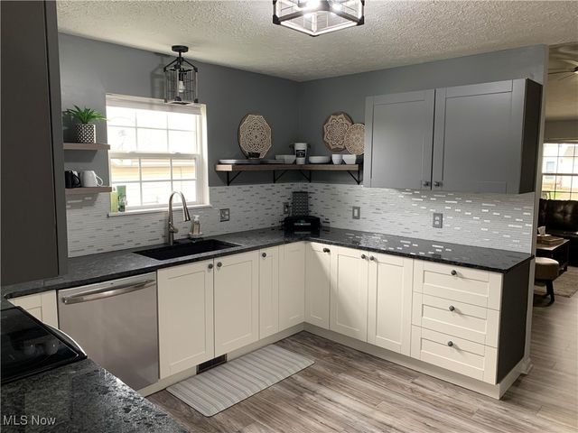 2501 Captens Street NE, Canton, OH 44721