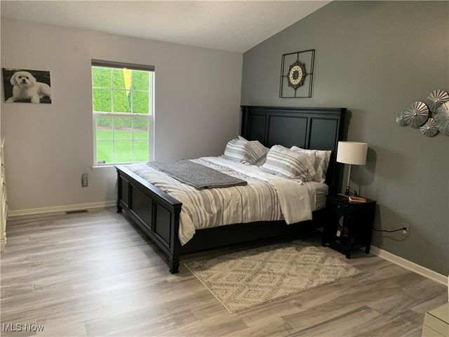 2501 Captens Street NE, Canton, OH 44721