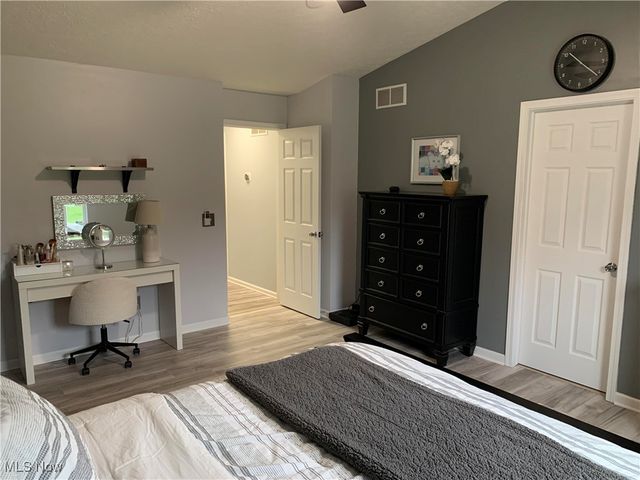 2501 Captens Street NE, Canton, OH 44721