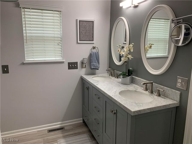 2501 Captens Street NE, Canton, OH 44721