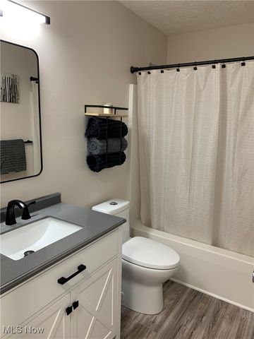 2501 Captens Street NE, Canton, OH 44721