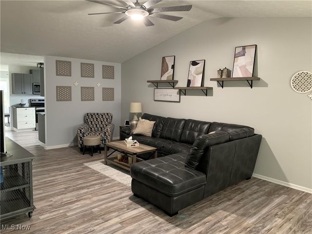 2501 Captens Street NE, Canton, OH 44721