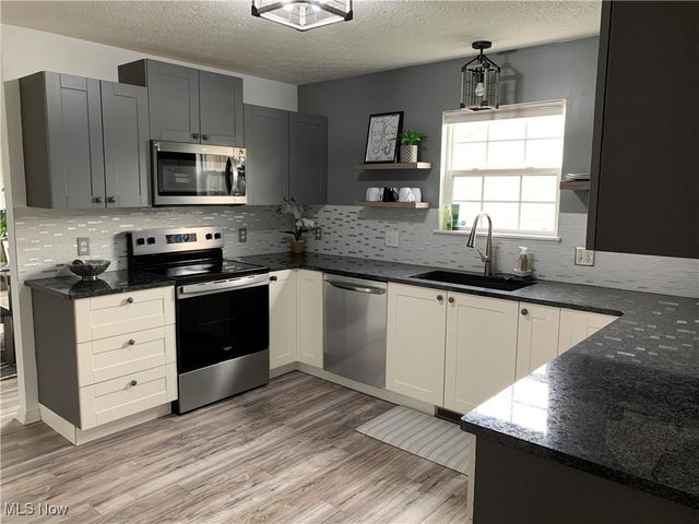 2501 Captens Street NE, Canton, OH 44721