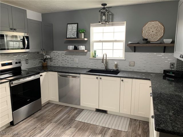 2501 Captens Street NE, Canton, OH 44721