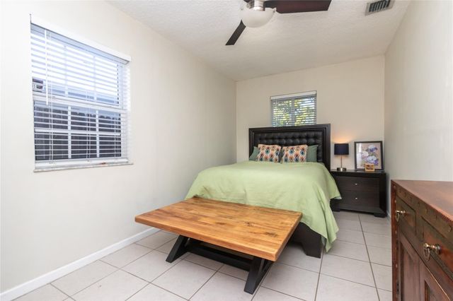 704 NE 14th Place, Fort Lauderdale, FL 33304