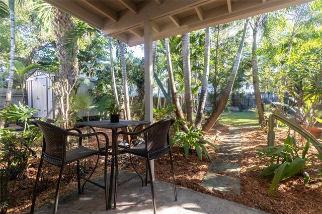 704 NE 14th Place, Fort Lauderdale, FL 33304